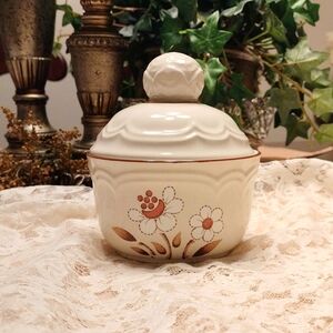 ⚜️ Vintage Cumberland Stoneware "Mayblossom" Sugar Bowl